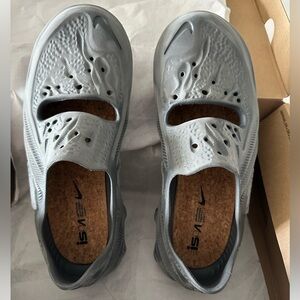 Nike ISPA Universal